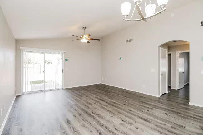 94 W Gail Dr Gilbert, AZ 85233 photo 3