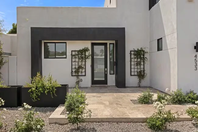 4533 E Devonshire Ave Phoenix, AZ 85018 photo 2