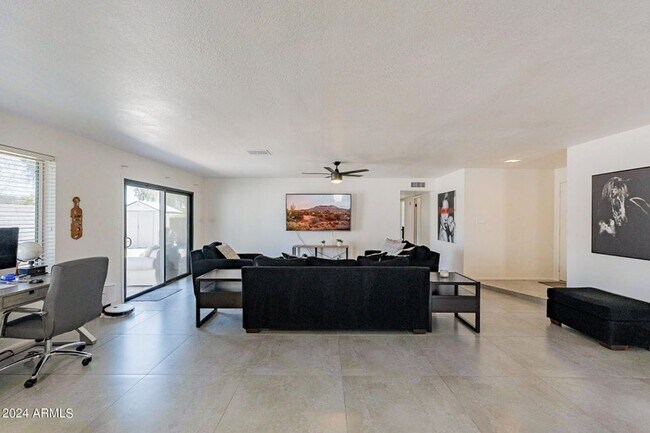 5817 S Siesta Ln Tempe, AZ 85283 photo 3