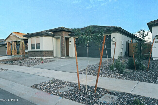 879 W Finch Dr Queen Creek, AZ 85140 photo 3