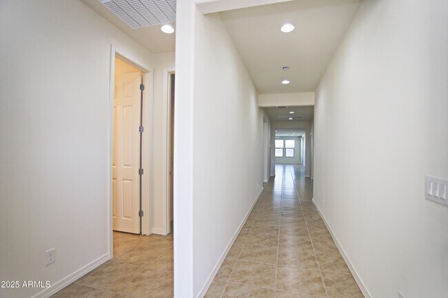 879 W Finch Dr Queen Creek, AZ 85140 photo 5