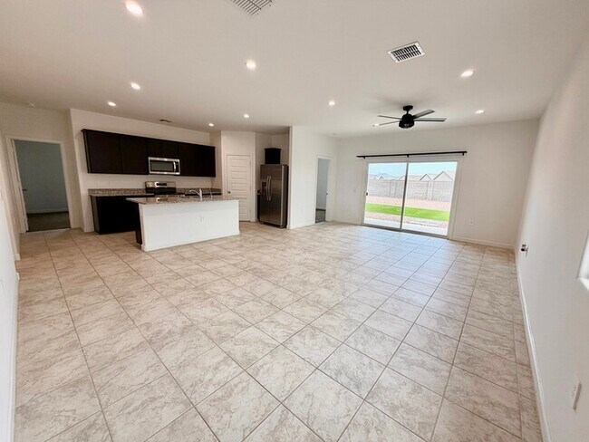 48479 N Duran Way photo 5
