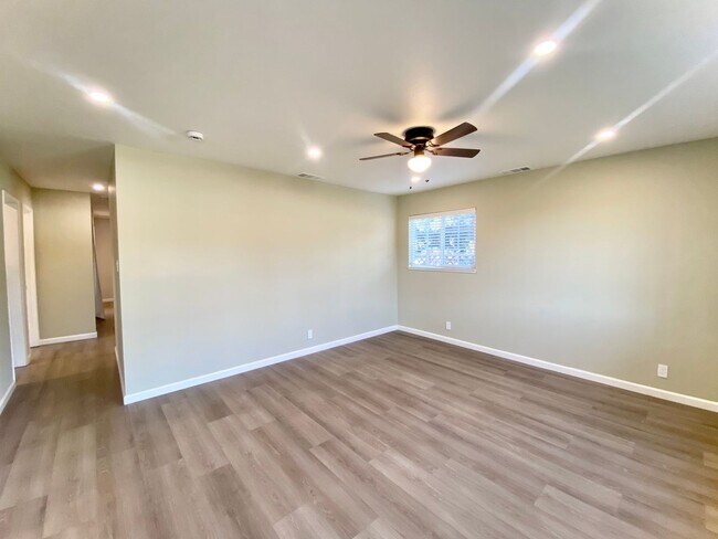 5037 Morris Way Fremont, CA 94536 photo 2