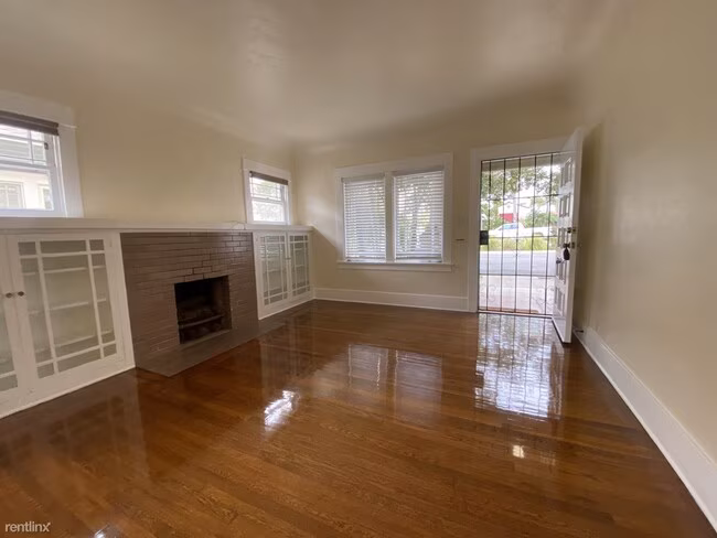 3323 Thorn St San Diego, CA 92104 photo 3