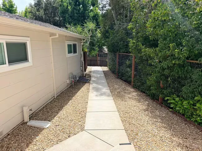 Meadow View Rd - LO photo 5