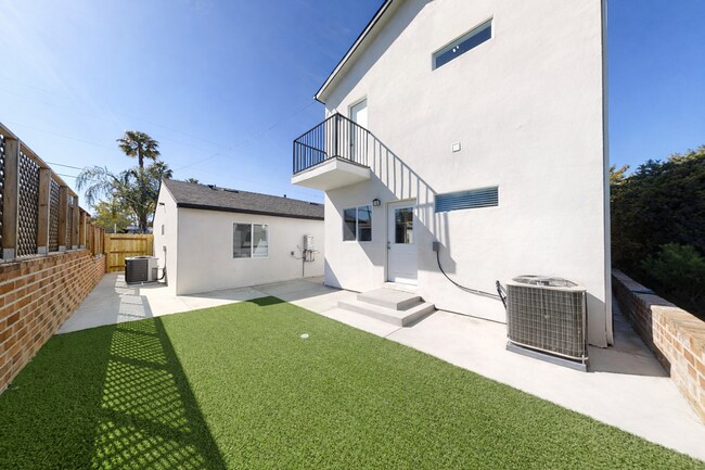 5145 Ewing St San Diego, CA 92115