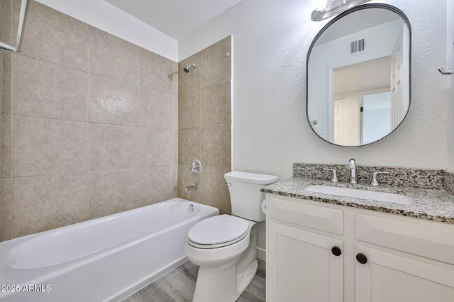 6024 W Golden Ln Glendale, AZ 85302 photo 5