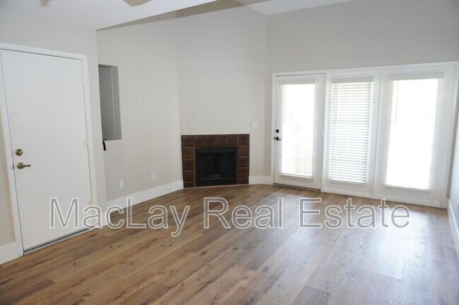 30 E Brown Rd Mesa, AZ 85201 photo 4