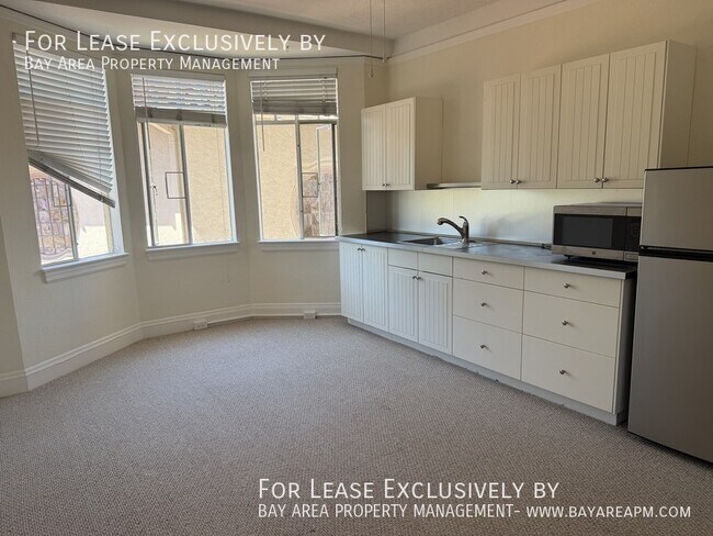 345 Forest St Palo Alto, CA 94301 photo 3