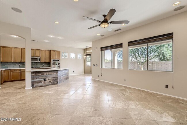 30899 N 125th Dr Peoria, AZ 85383 photo 4