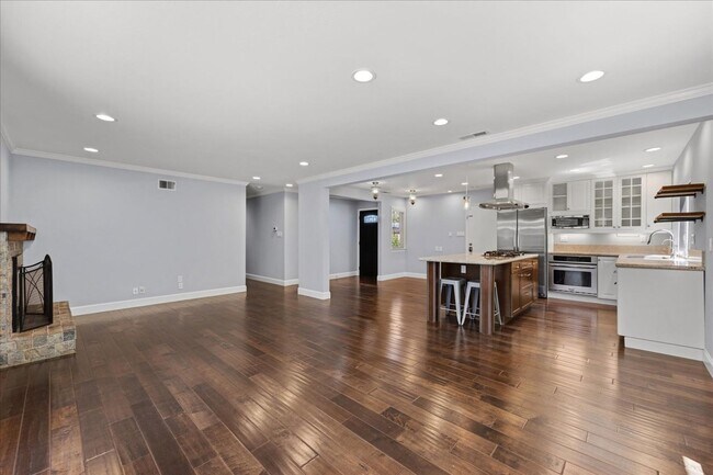 2464 Aram Ave San Jose, CA 95128 photo 3