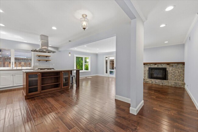 2464 Aram Ave San Jose, CA 95128 photo 2