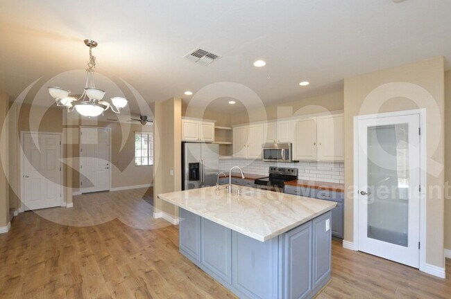 4249 E Santa Fe Ln Gilbert, AZ 85297 photo 2