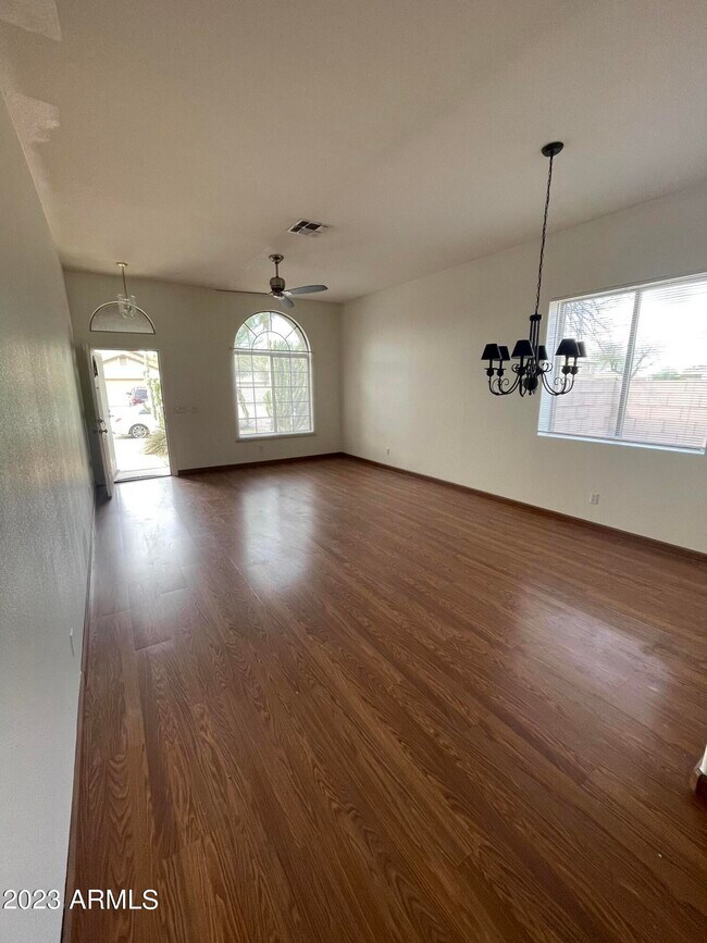 4722 E Chisum Trl photo 5