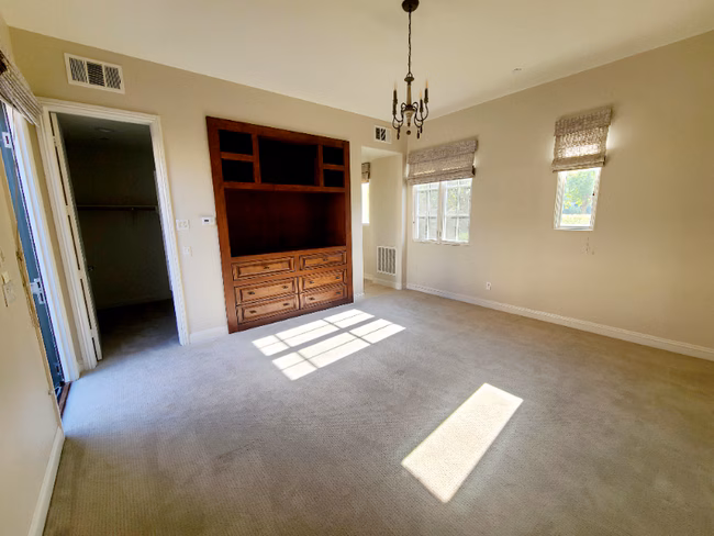8256 The Landing Way photo 5