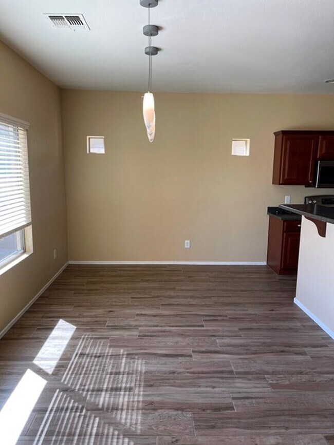 16561 N 175th Dr Surprise, AZ 85388 photo 3