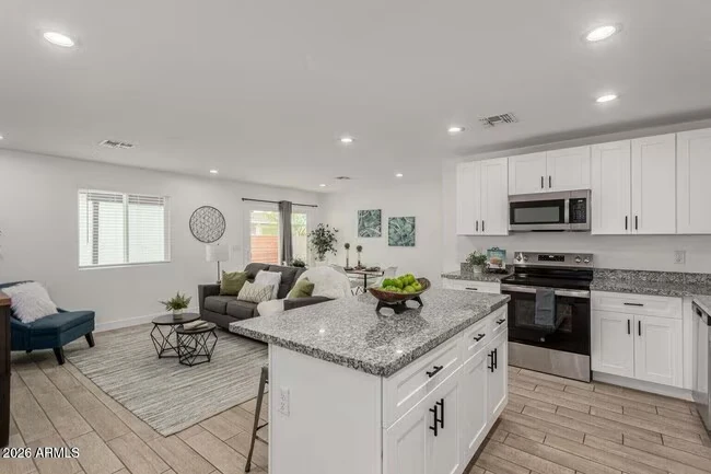 5236 S 13th Pl Phoenix, AZ 85040 photo 4