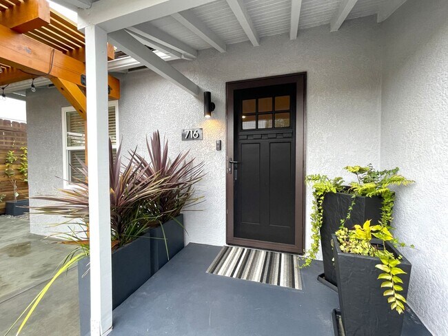 716 W Upas St San Diego, CA 92103 photo 2