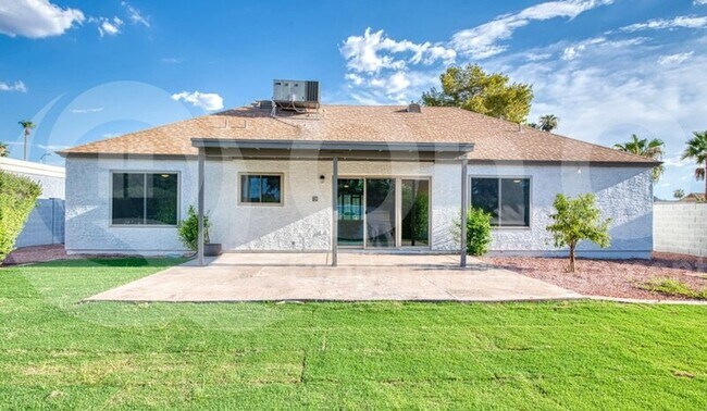 1724 E Drake Dr Tempe, AZ 85283 photo 3