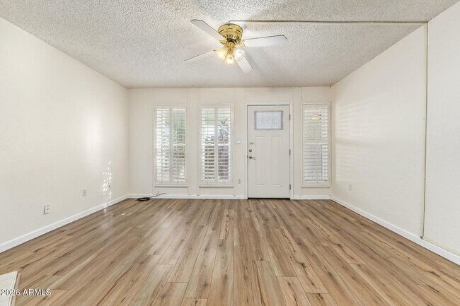 3002 N 70th St Scottsdale, AZ 85251 photo 2