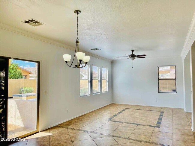 1704 S Falcon Dr Gilbert, AZ 85295 photo 3