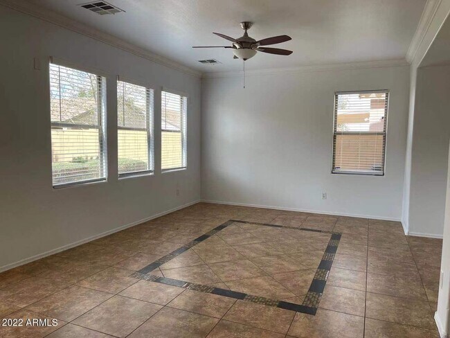 1704 S Falcon Dr Gilbert, AZ 85295 photo 4
