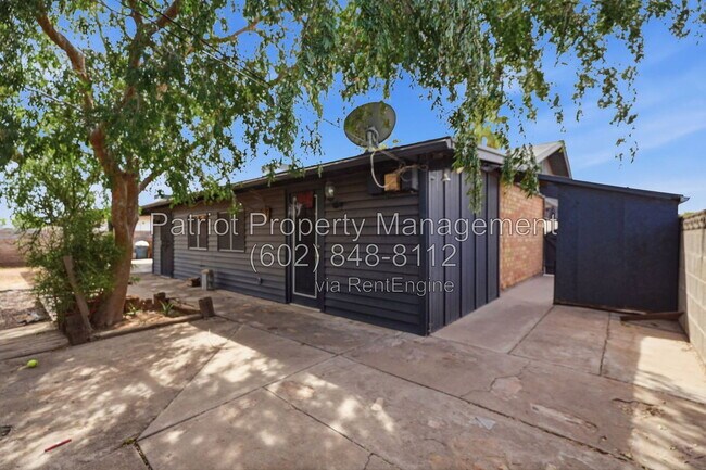 4232 W Keim Dr Phoenix, AZ 85019 photo 2