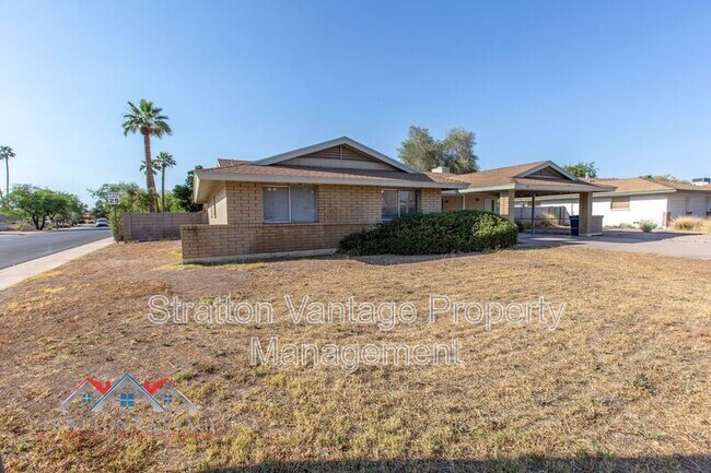 704 E La Jolla Dr Tempe, AZ 85282 photo 2