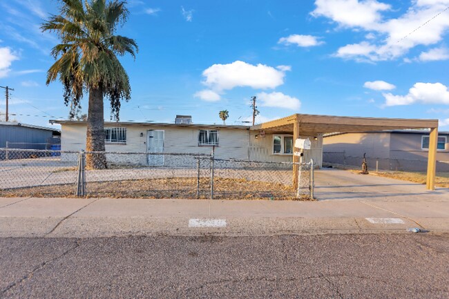 1908 E Lynne Ln Phoenix, AZ 85042 photo 3