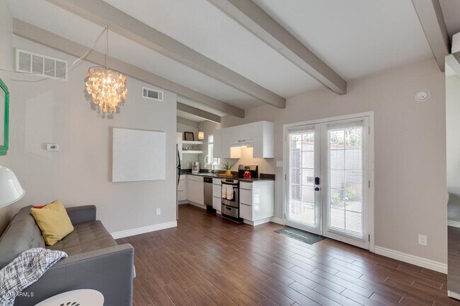 7288 E Rancho Vista Dr Scottsdale, AZ 85251 photo 3