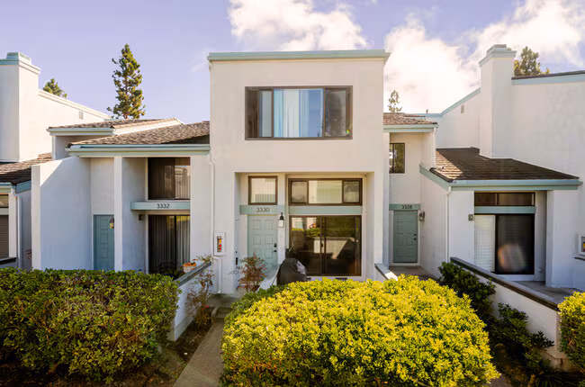 3330 Via Alicante San Diego, CA 92037