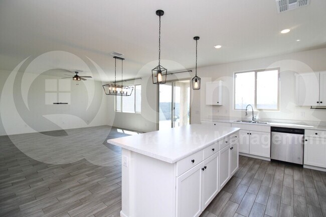 621 E Elm Ln Avondale, AZ 85323 photo 4