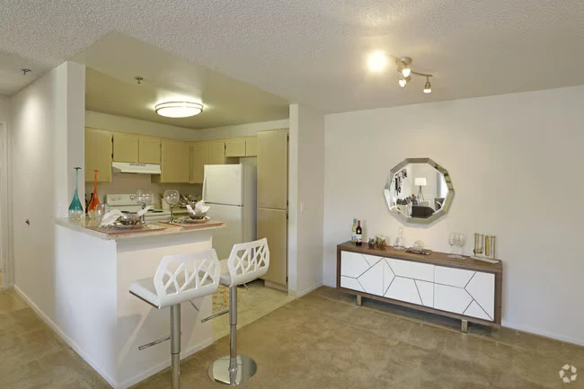 La Regencia Apartments photo 4