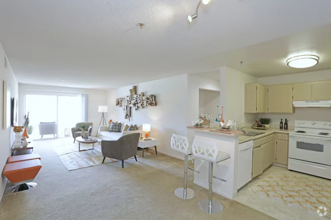 La Regencia Apartments photo 2