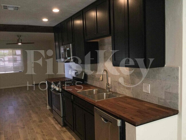 3542 E Yale St Phoenix, AZ 85008 photo 5