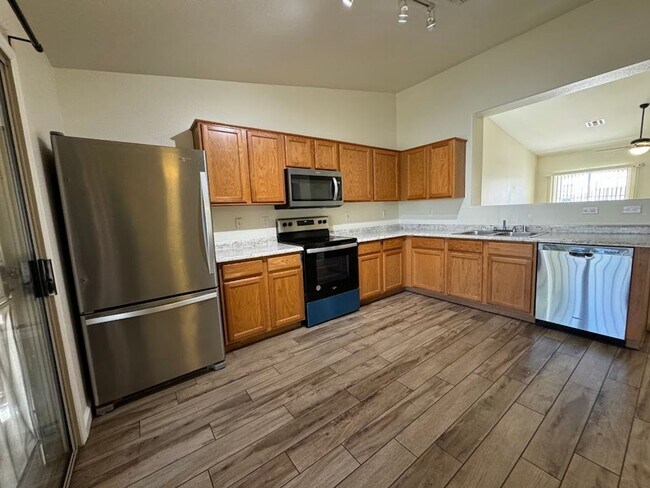 17701 N Woodrose Ave Surprise, AZ 85374 photo 4