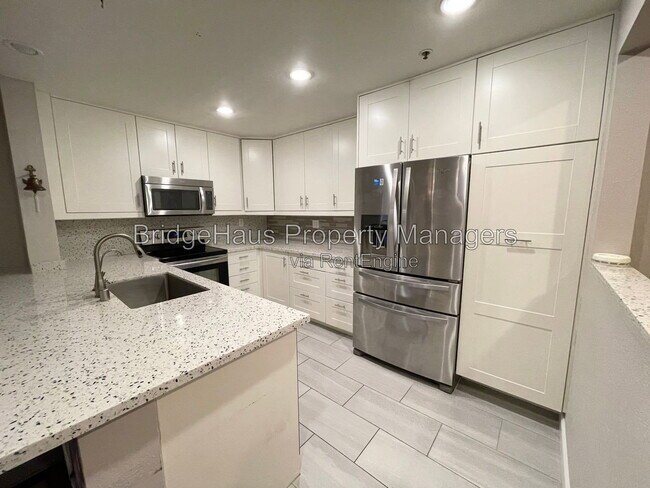 5765 Friars Rd San Diego, CA 92110 photo 2