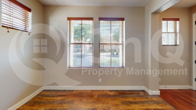1316 S Martingale Rd Gilbert, AZ 85296 photo 5