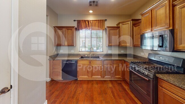 1316 S Martingale Rd Gilbert, AZ 85296 photo 3