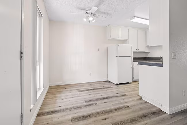 The Stratton Apartment Homes photo 2