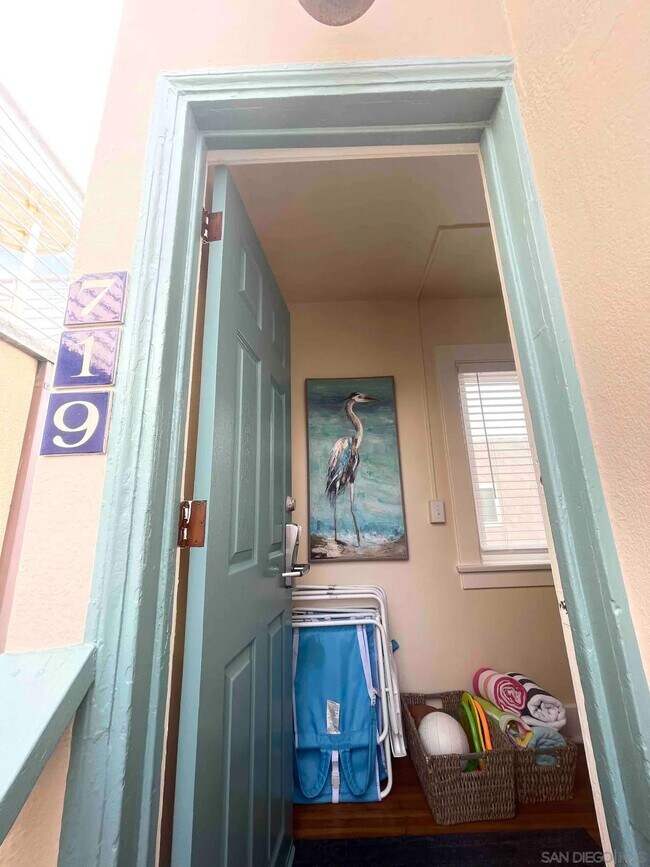 719 Ensenada Ct San Diego, CA 92109 photo 2