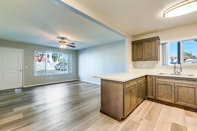 Woodlawn Gardens Apartments photo 4