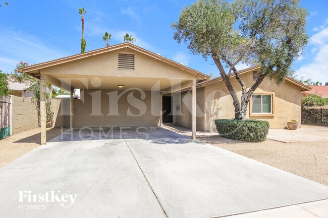 2722 E Cactus Rd Phoenix, AZ 85032 photo 2