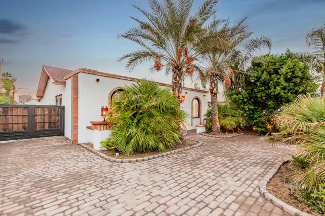 3221 N 13th St Phoenix, AZ 85006 photo 2
