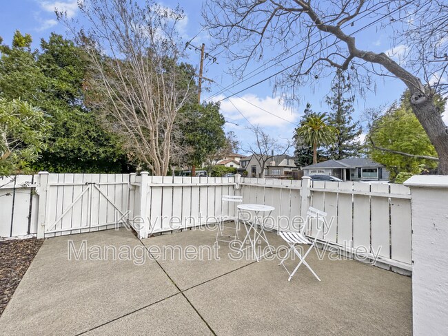 155 Washington Ave Palo Alto, CA 94301 photo 4