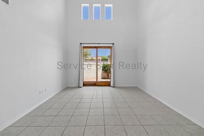 1750 E Ocotillo Rd Phoenix, AZ 85016 photo 3