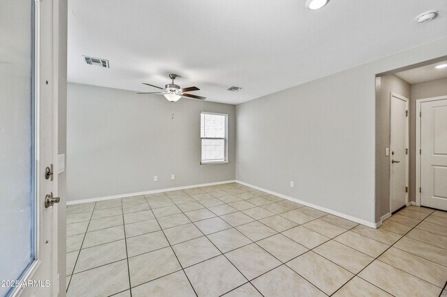 8047 W Albeniz Pl photo 4