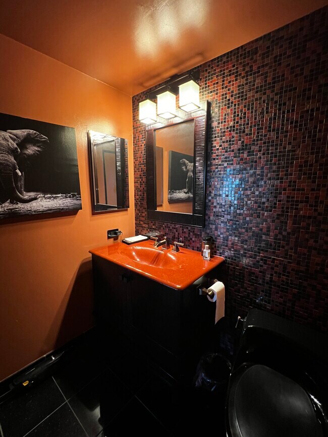 6363 Christie Ave Emeryville, CA 94608 photo 5