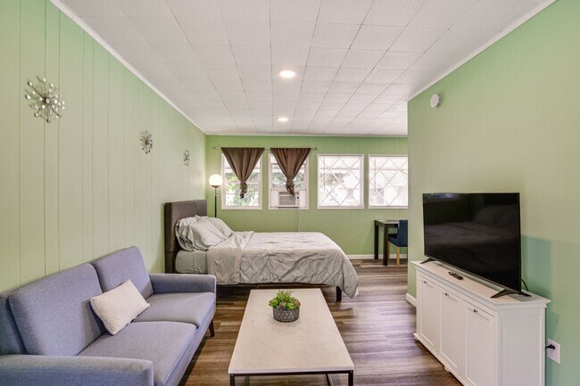 2854 Rhoades Rd San Diego, CA 92139
