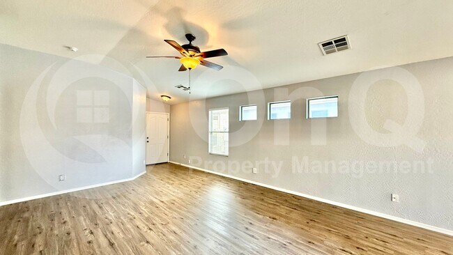 1154 W Oak Tree Ln San Tan Valley, AZ 85143 photo 4